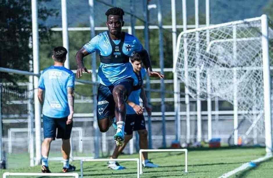 Aké Loba será titular ante Bravos