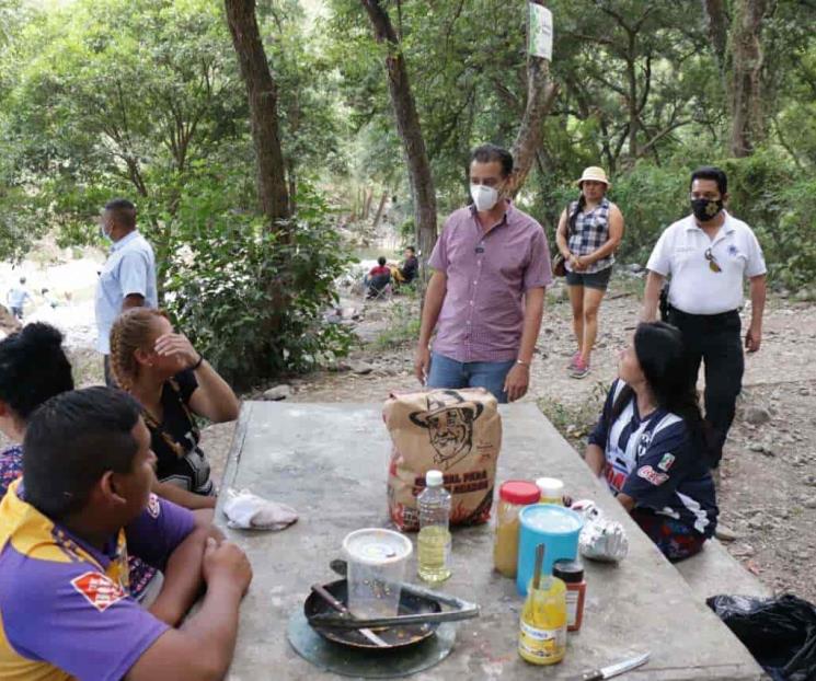 Visita alcalde el “Charco Azul”