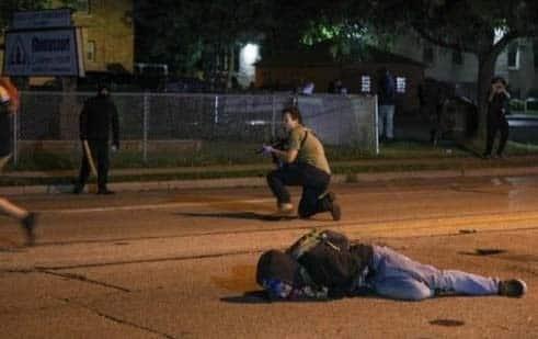 Presentan cargos contra tirador de Kenosha