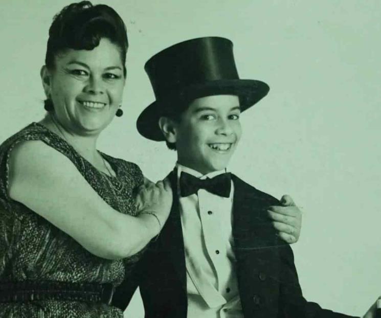 Carlos Espejel está de luto por la muerte de su madre Carlos Espejel está de luto por la muerte de su madre