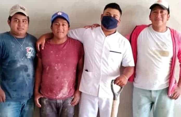 Pasa de albañil a enfermero y se vuelve viral