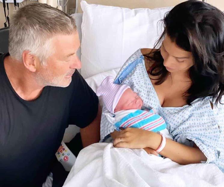Alec e Hilaria Baldwin dan la bienvenida a su quinto hijo Alec e Hilaria Baldwin dan la bienvenida a su quinto hijo