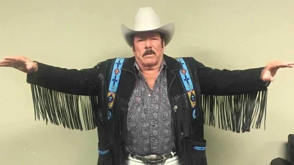 Vence Lalo Mora val Covid-19 Vence Lalo Mora val Covid-19