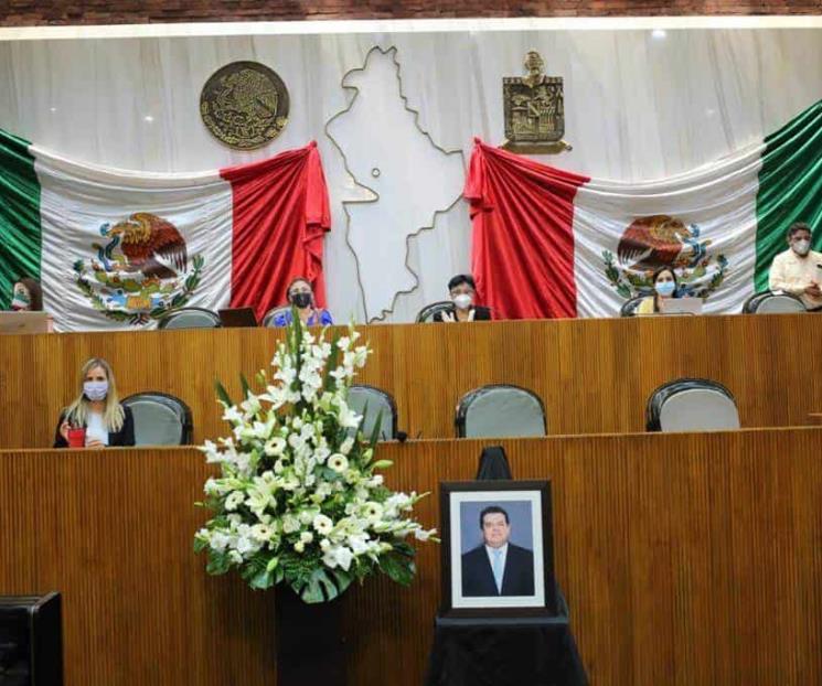 Rinden homenaje a ex diputado panista Braulio Martínez