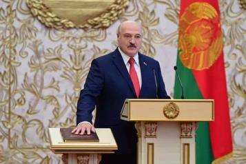 Asume Lukashenko en secreto en medio de protestas