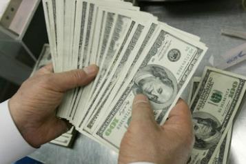 Dólar supera los 23 pesos por primera vez en casi un mes