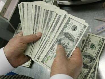 Dólar supera los 23 pesos por primera vez en casi un mes Dólar supera los 23 pesos por primera vez en casi un mes