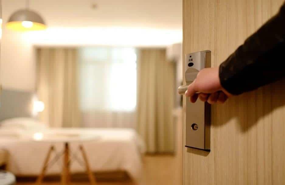 Retendrán impuestos plataformas de hospedaje