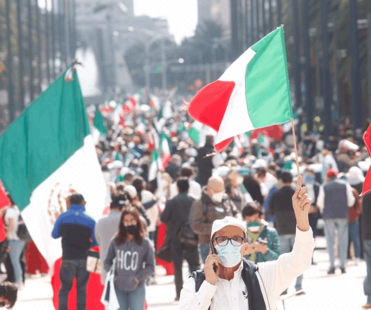 Marcha de Frenaaa llega al Zócalo Marcha de Frenaaa llega al Zócalo