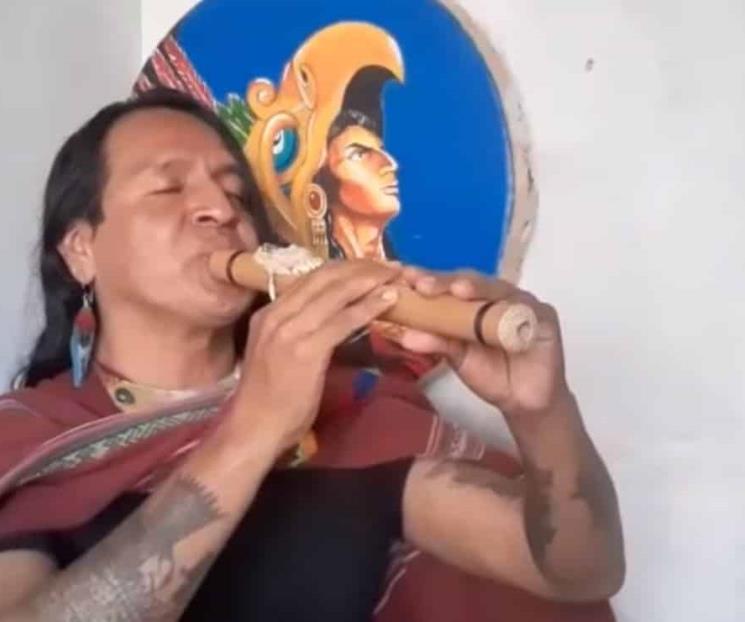 Aparece Quico andino; acompaña al Chavo del 8 metalero