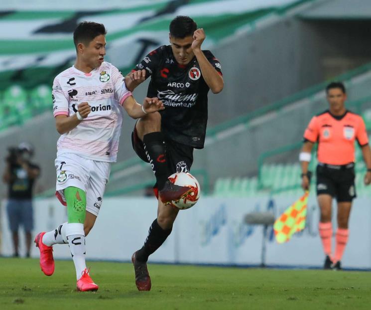 Santos vence 2-0 a Xolos