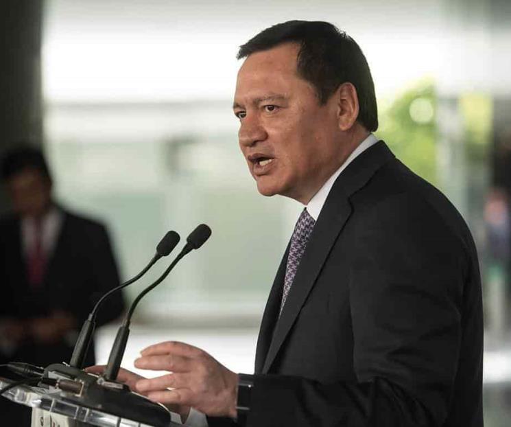 Osorio Chong defiende a Salvador Cienfuegos