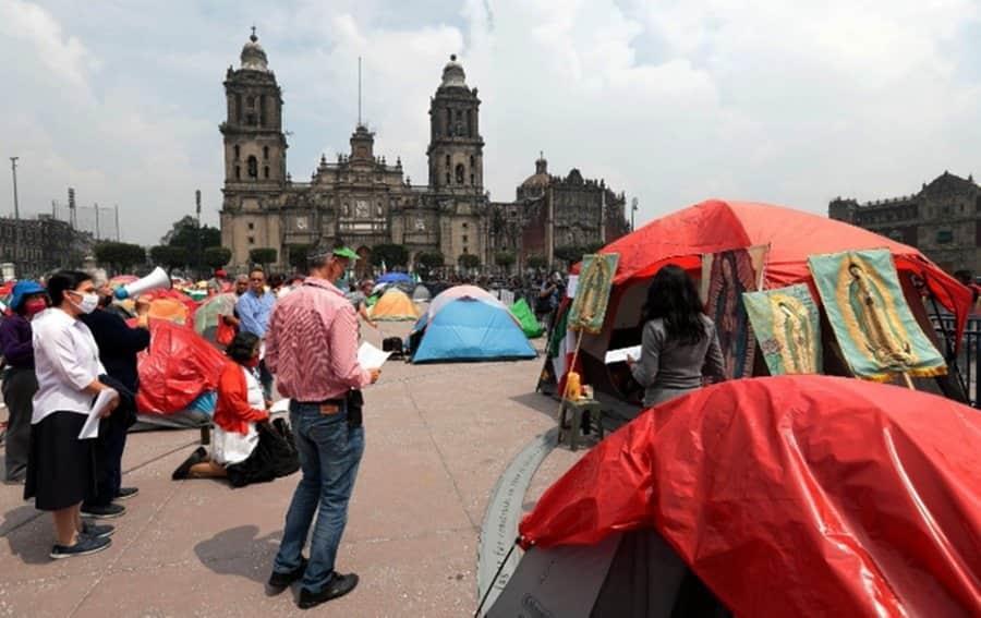 Zócalo no se puede privatizar: Sheinbaum ante amenaza Zócalo no se puede privatizar: Sheinbaum ante amenaza