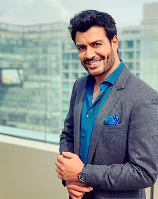 Andrés Palacios anuncia que dio positivo a Covid-19