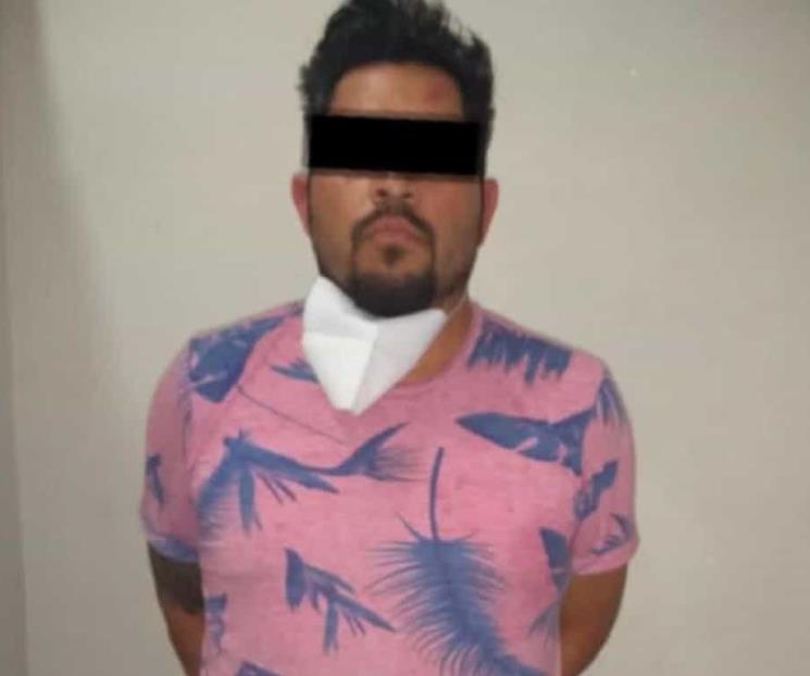 Arrestan a conductor ebrio por agresión a policías