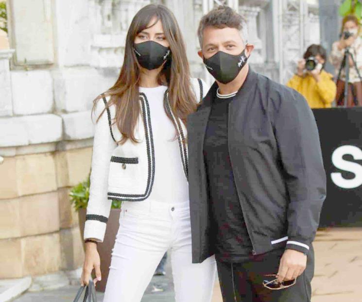 Se tatúa Alejandro Sanz la mirada de su novia