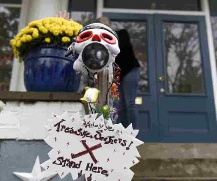 Agudizan ingenio para repartir golosinas en Halloween