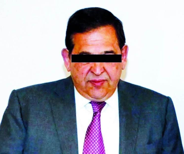 Se entrega Alonso Ancira a autoridades