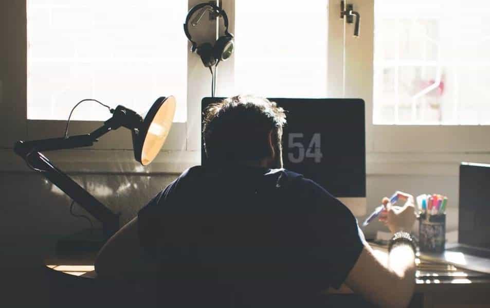 Empresas deben dar tecnología para home office