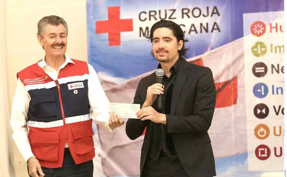 Realizan donativo a favor de damnificados