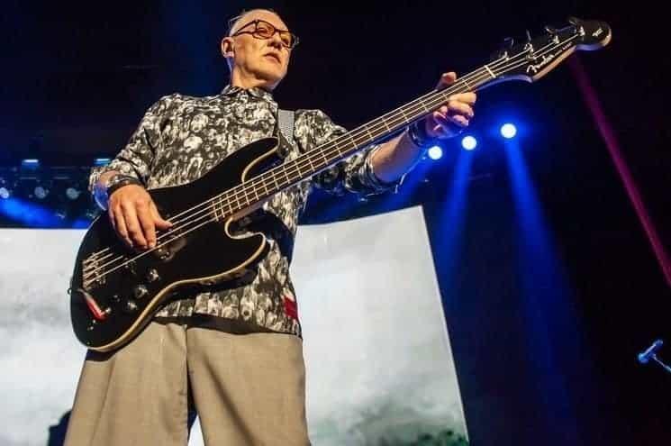 Negocia Sabo Romo su permanencia en Caifanes