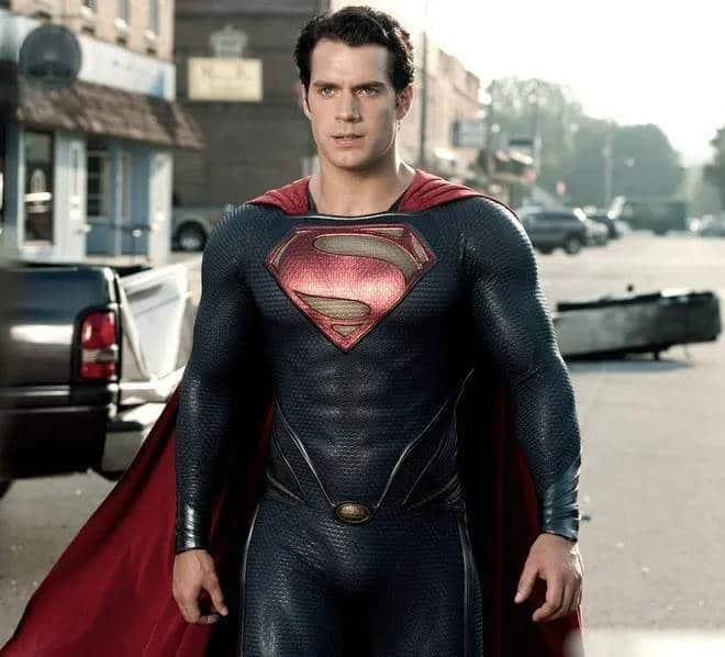 Cavill rechazó utilizar esteroides para su papel de Superman Cavill rechazó utilizar esteroides para su papel de Superman