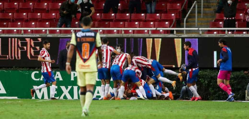 Chivas va sin público