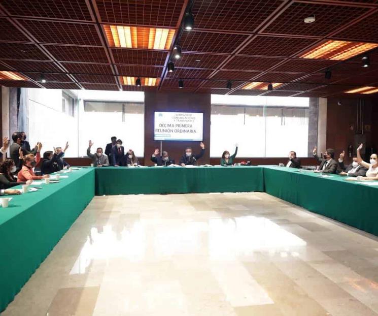 Aprueban 15 dictámenes a iniciativas y 32 puntos de acuerdo Aprueban 15 dictámenes a iniciativas y 32 puntos de acuerdo