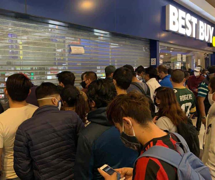 Best Buy cierra tiendas físicas tras largas filas