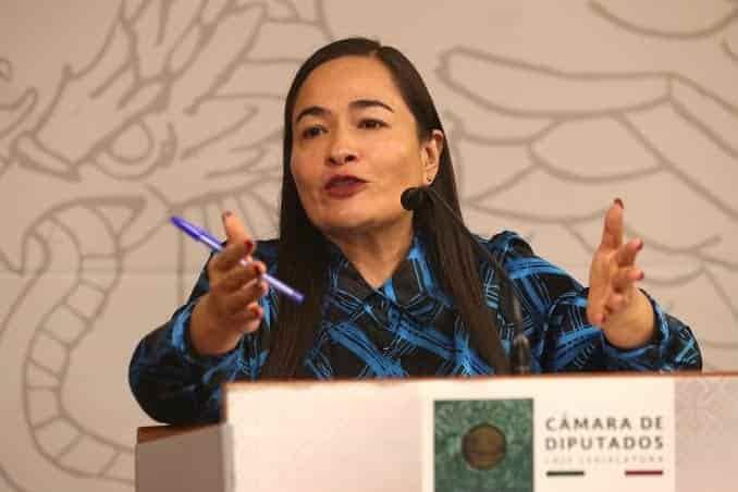 Decisiones fallidas del Presidente han sumido al país