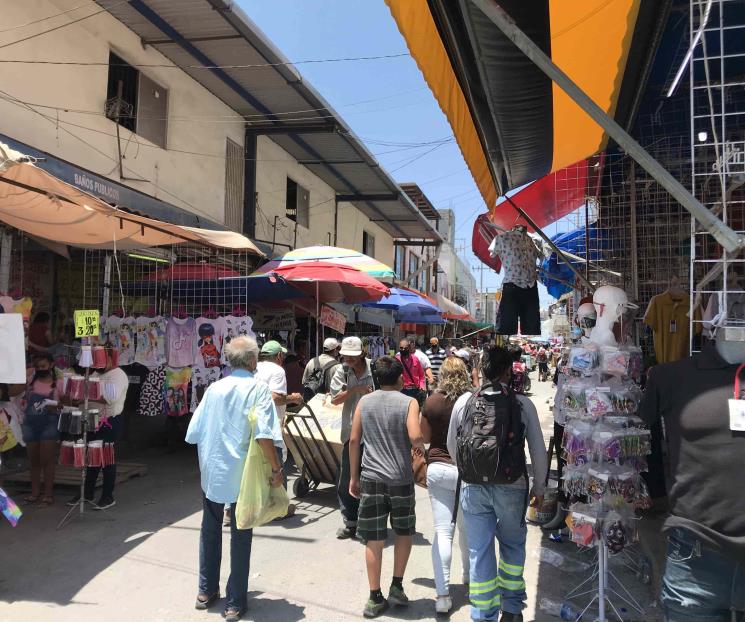 Multan a comercios informales y hacen decomisos Multan a comercios informales y hacen decomisos