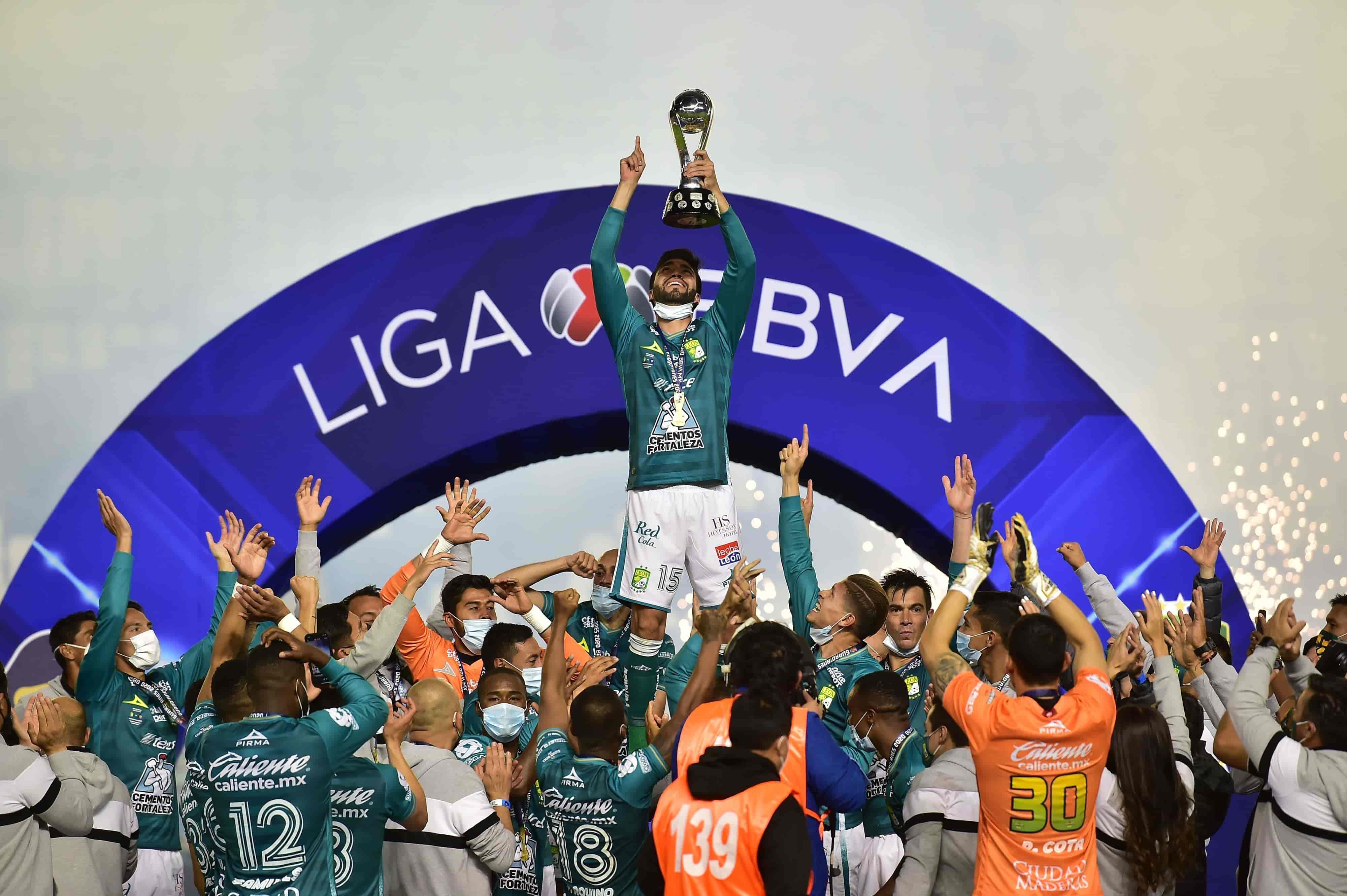 León 3-1 Pumas marcador global