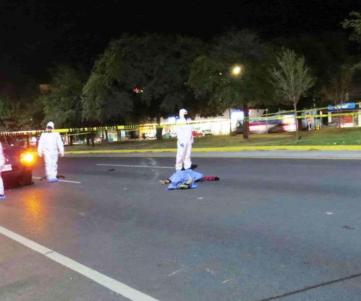 Intentan cruzar avenidas y mueren arrollados Intentan cruzar avenidas y mueren arrollados