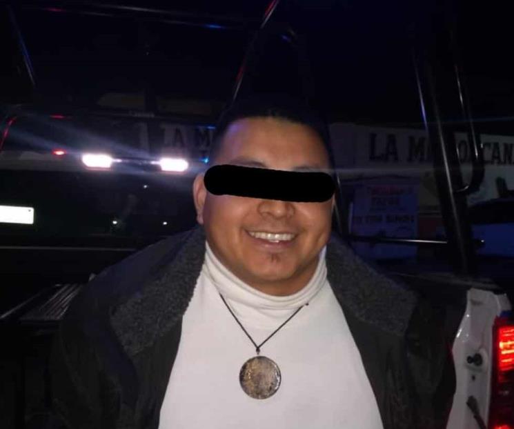 Agrede a peatón, lo arrestan Agrede a peatón, lo arrestan