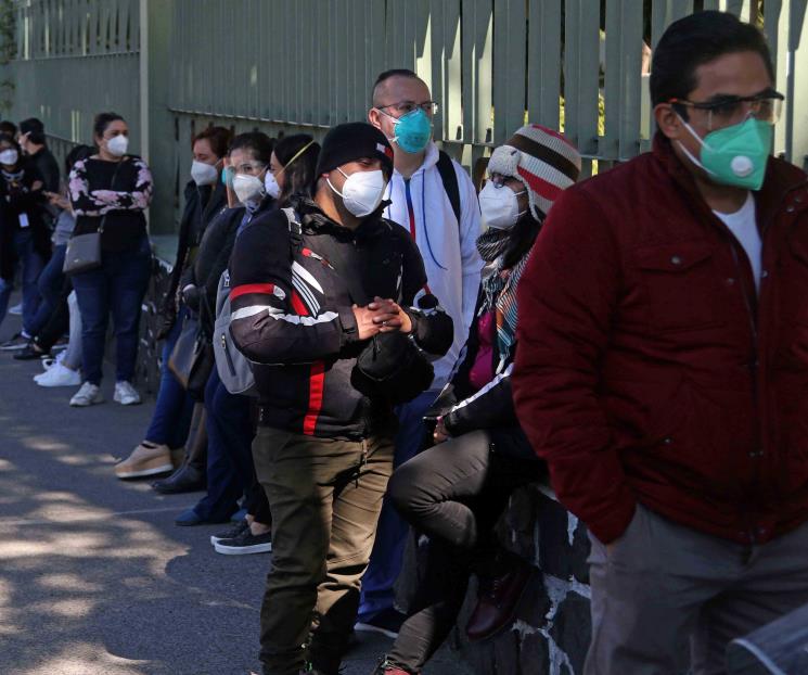Acuden médicos por  vacunas sobrantes
