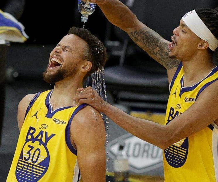 Brilla Curry con 62 puntos en triunfo de Warriors Brilla Curry con 62 puntos en triunfo de Warriors