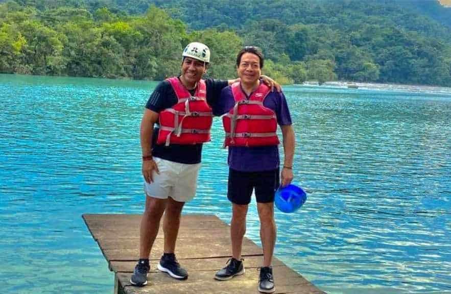 Presidente del Senado y líder de Morena sin cubrebocas Presidente del Senado y líder de Morena sin cubrebocas