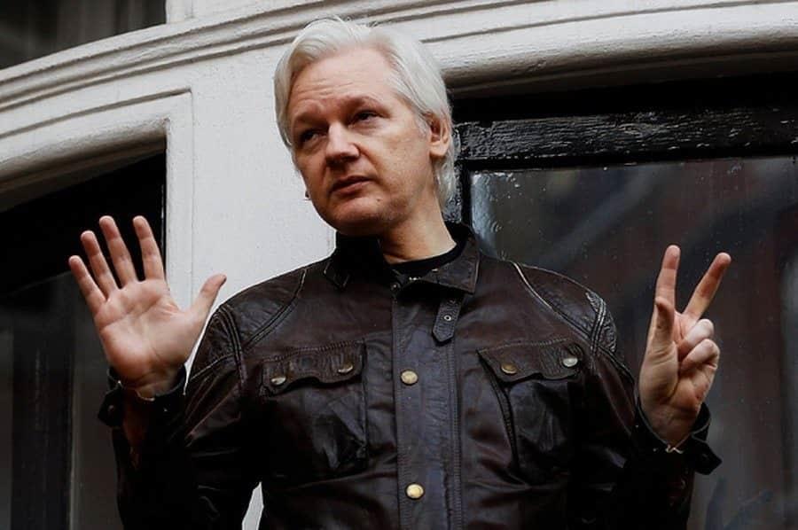 Ofrecerá México asilo político a fundador de WikiLeaks: AMLO Ofrecerá México asilo político a fundador de WikiLeaks: AMLO