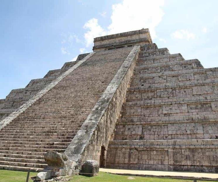 Sanción administrativa a mujer que subió a Chichén Itzá Sanción administrativa a mujer que subió a Chichén Itzá