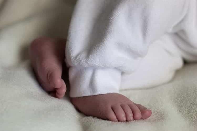 Detienen a mujer menor que vendió a su bebé en 3 mil pesos Detienen a mujer menor que vendió a su bebé en 3 mil pesos
