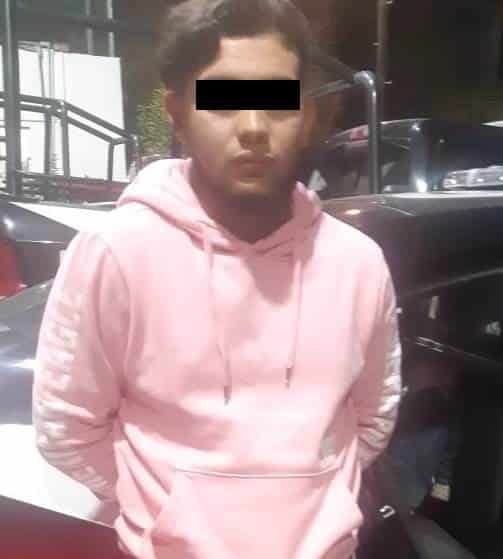 Dos jóvenes fueron detenidos luego de que uno de ellos dañara un vehículo y el otro por amenazarlo de muerte