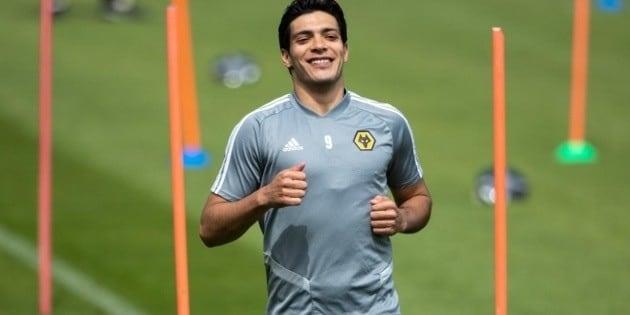 Raúl Jiménez vuelve a entretenimientos con los Wolves