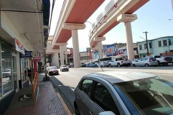 Anuncian cierre de carril en Félix U. Gómez Anuncian cierre de carril en Félix U. Gómez