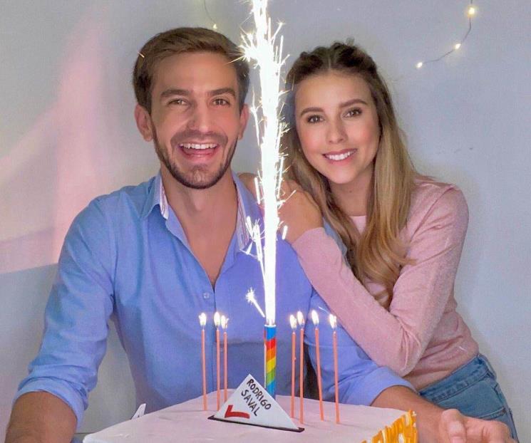 Paulina Goto apoya la campaña política de su novio Paulina Goto apoya la campaña política de su novio