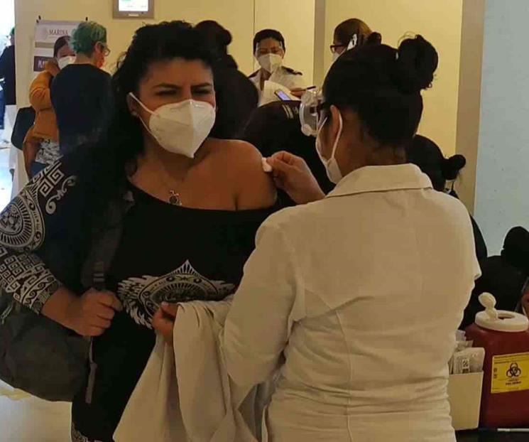 Proponen cárcel y multa a quien falsifique vacuna