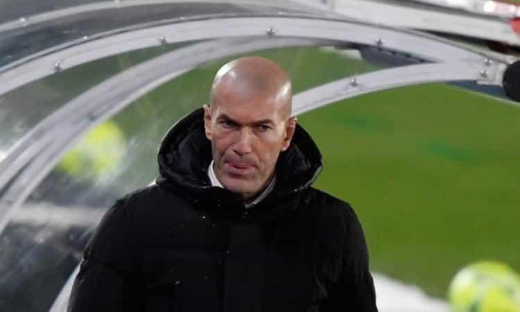 Aíslan a Zidane por prevención Aíslan a Zidane por prevención