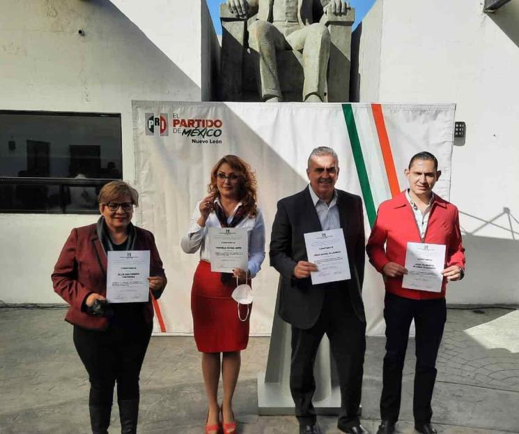 Recibe César constancia como candidato a alcaldía de Apodaca Recibe César constancia como candidato a alcaldía de Apodaca