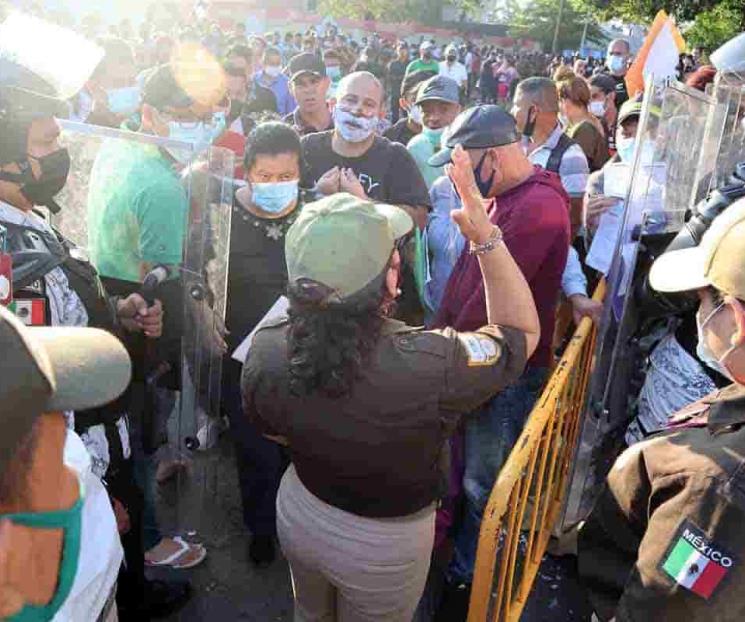 Tras desorden, INM suspende atención a migrantes en Chiapas Tras desorden, INM suspende atención a migrantes en Chiapas