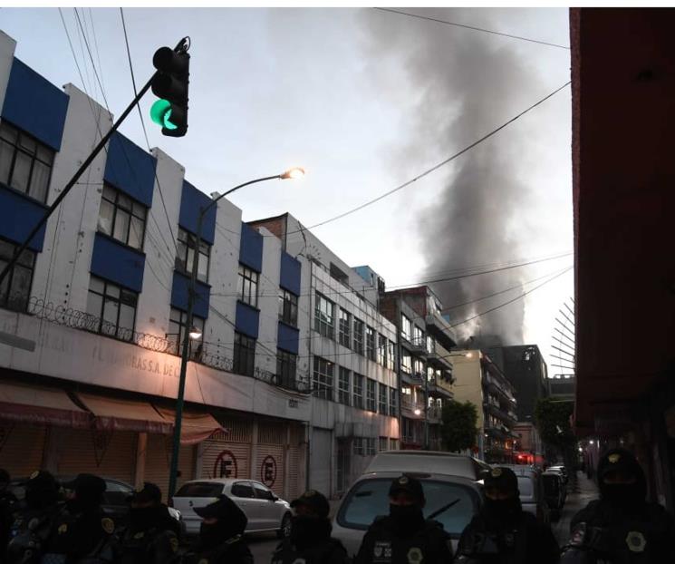 Sofocan incendio en centro de control del Metro CDMX Sofocan incendio en centro de control del Metro CDMX