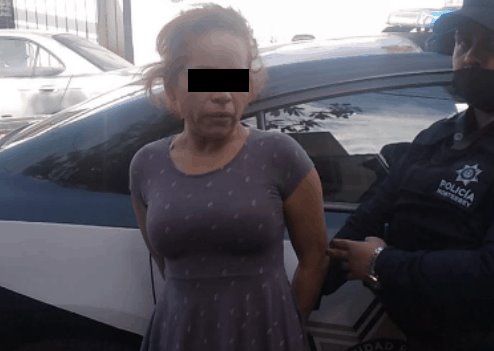 Mujer ocasiona daños en vecindad y auto en la Garza Nieto Mujer ocasiona daños en vecindad y auto en la Garza Nieto